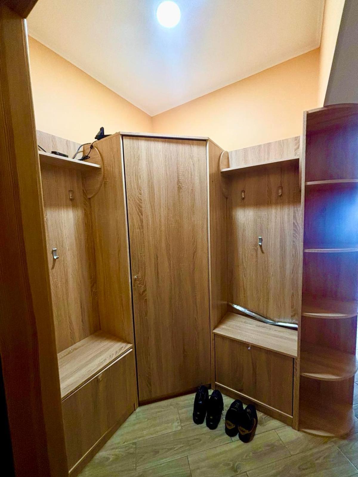Kvartira Vozle Metro Darnitca Kiew Exterior foto
